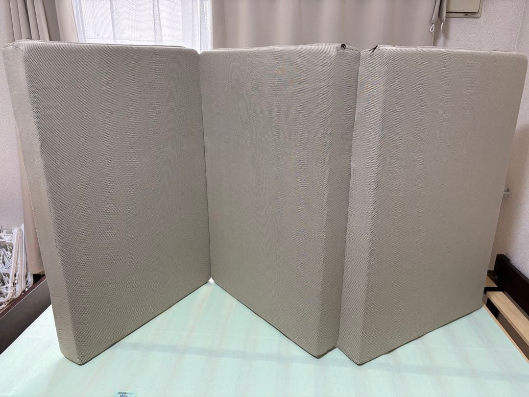 美品 マニフレックス メッシュ・ウィング 三つ折り高反発マットレス シングル