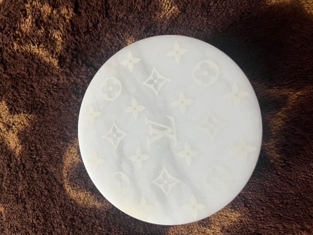 ルイヴィトン フレグランスボックス モノグラム 大理石アロマケース 雪花石膏