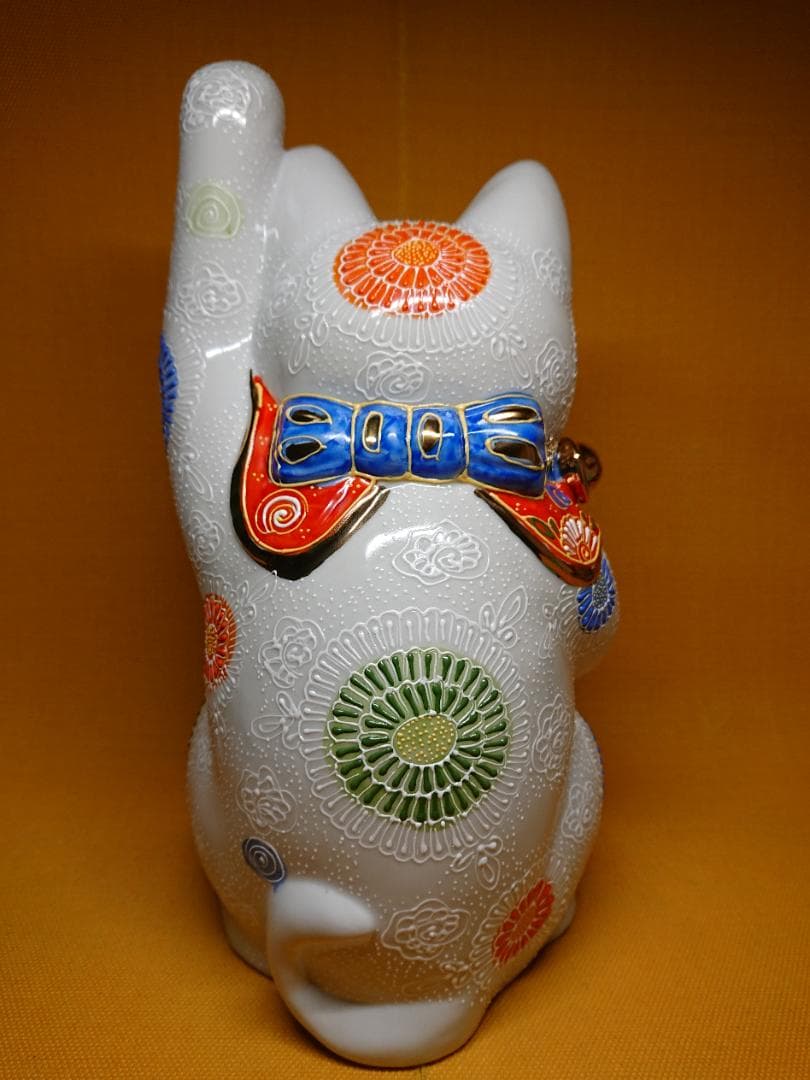 【美品】ネコ　白猫　招き猫　九谷　置物　インテリア　工芸品　美術品　A1189