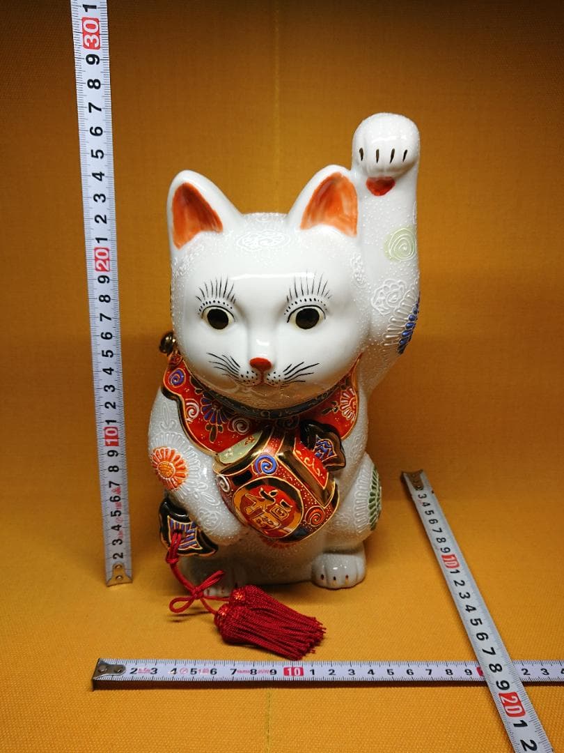 【美品】ネコ　白猫　招き猫　九谷　置物　インテリア　工芸品　美術品　A1189