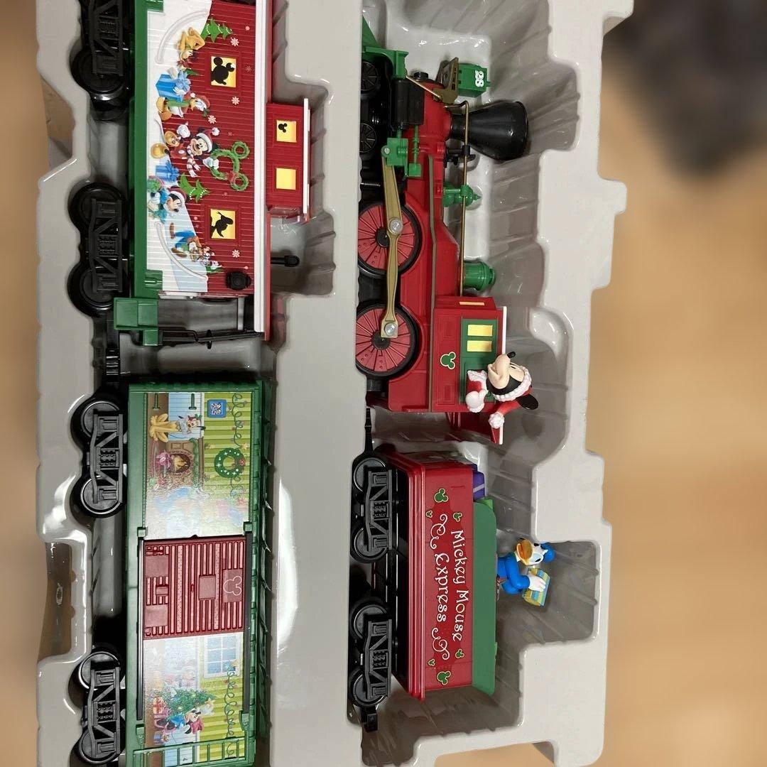 ディズニー　クリスマストレイン