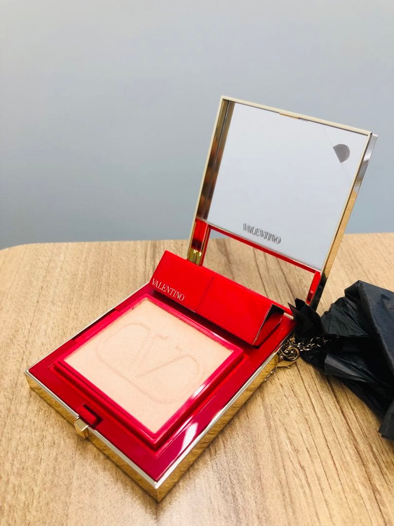 新品！ゴークラッチ グロウ コンパクトパウダー