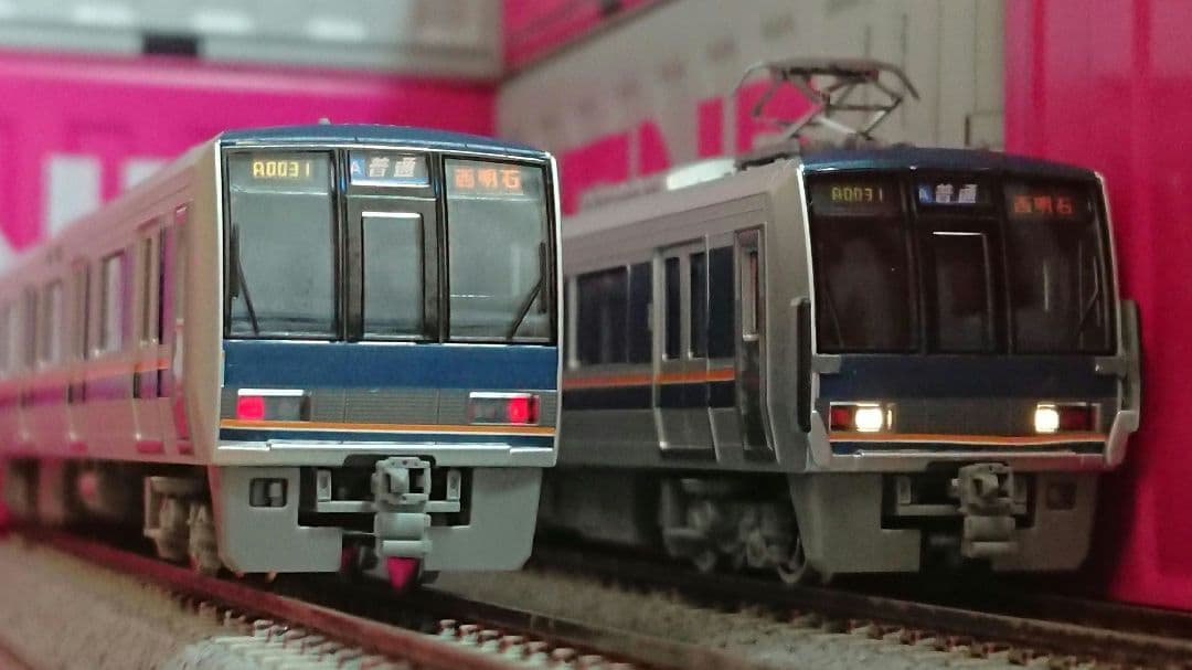 Nゲージ TOMIX 207系 更新前 + リニューアル仕様 混合編成 - メルカリ