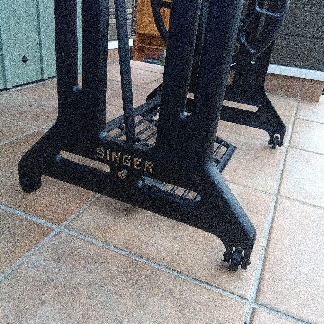 足踏みミシンテーブル　SINGER