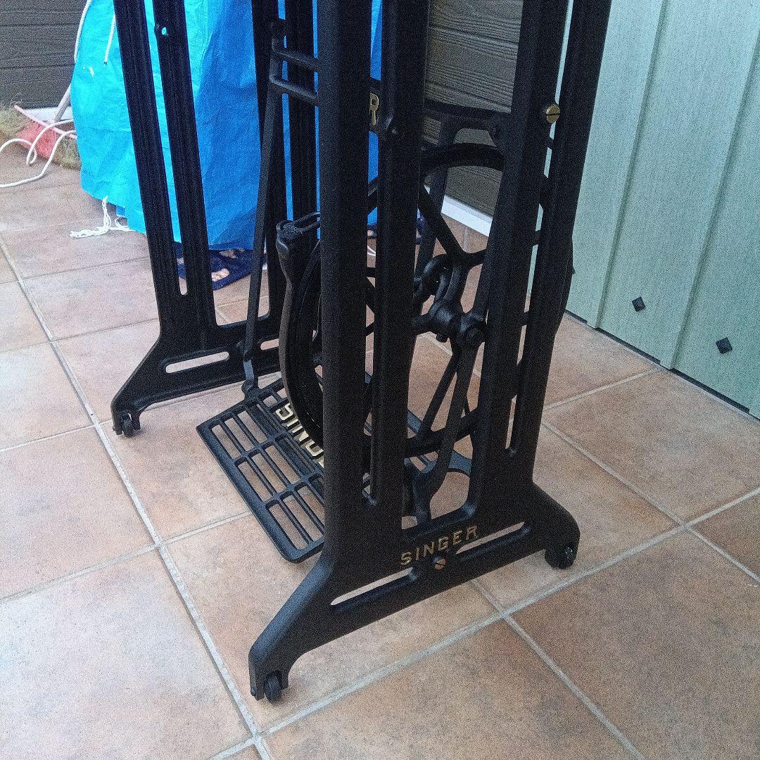 足踏みミシンテーブル　SINGER