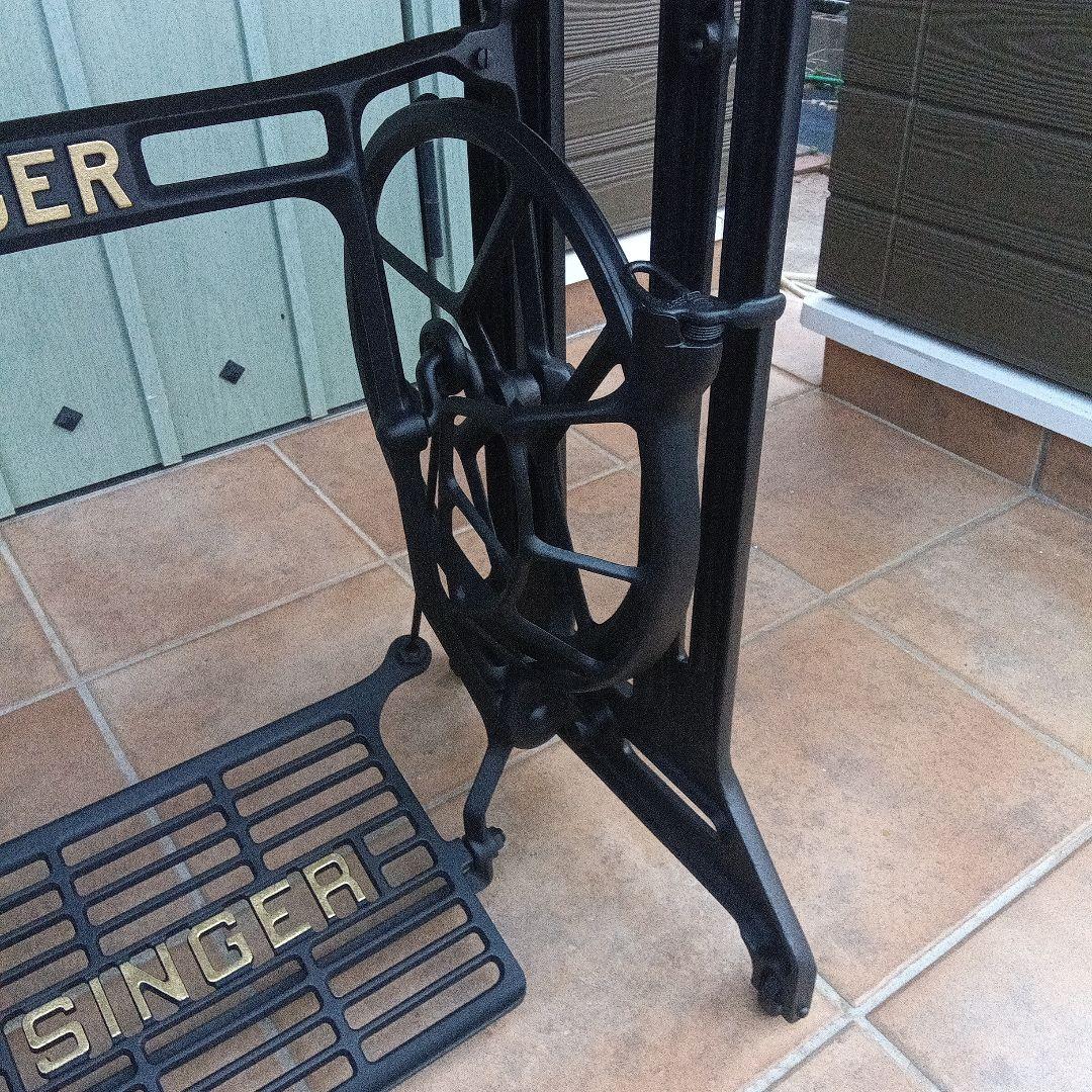 足踏みミシンテーブル　SINGER