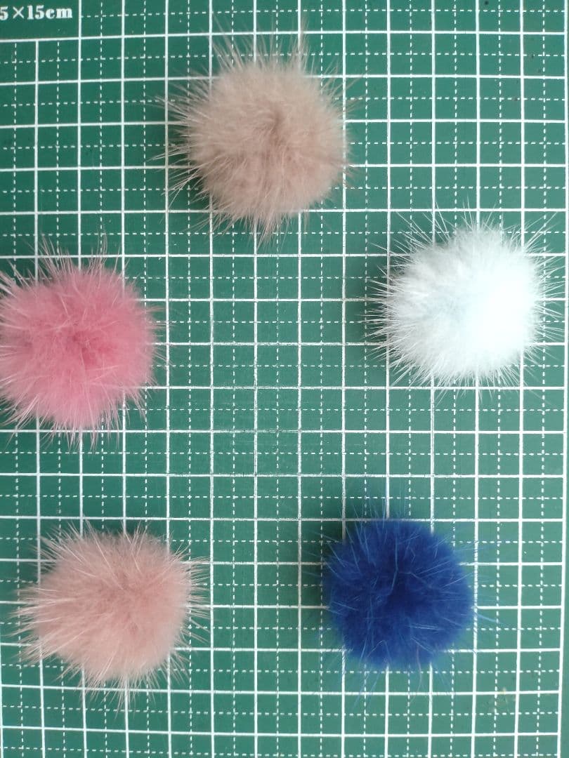 ミンクファー　1つ35円　ふわふわ