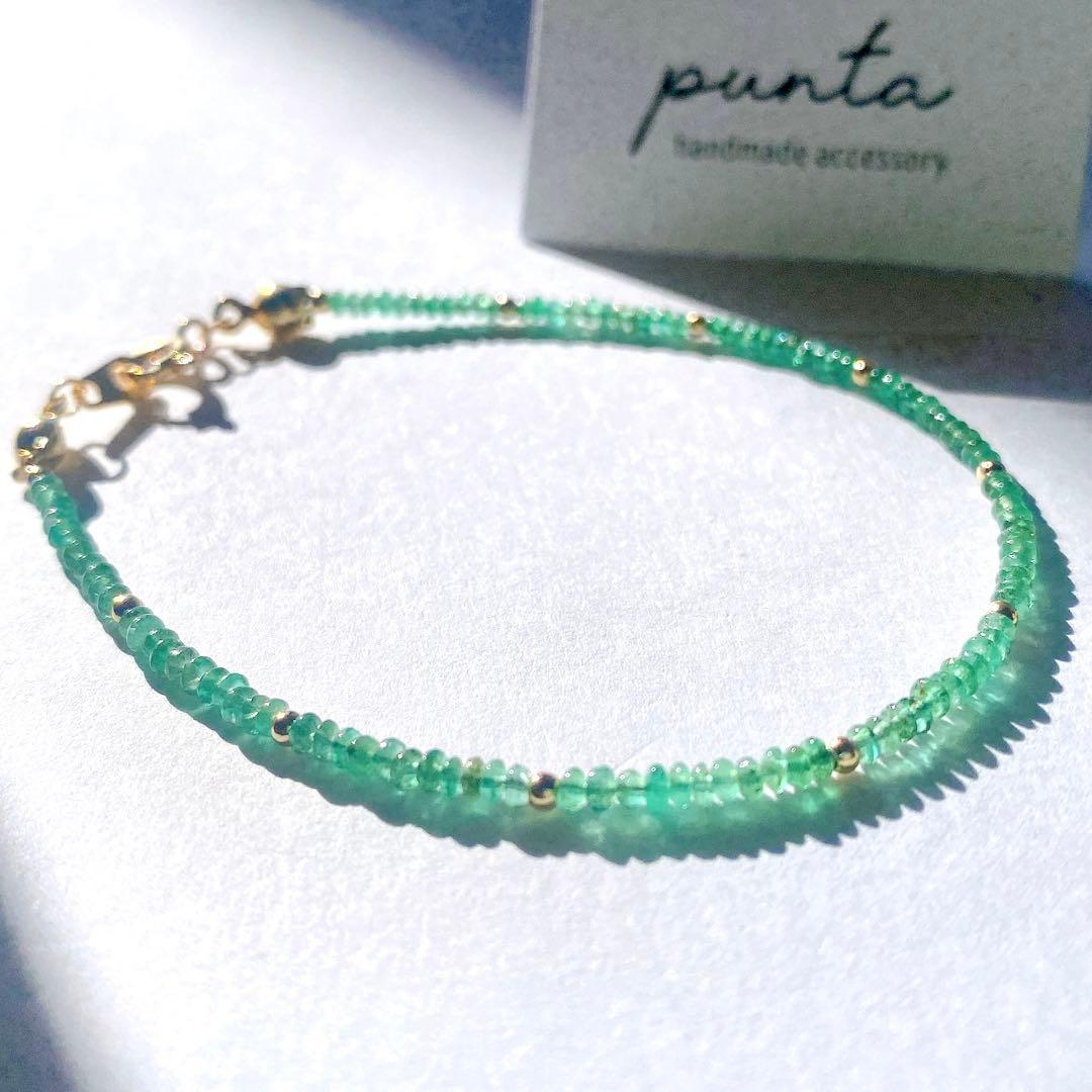 14kgf天然石高品質透明感ありザンビア産エメラルドチタンワイヤーブレスレット♡