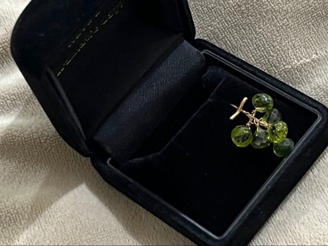 monaka K18 ペリドット ピアス 星型キャッチ　片耳用