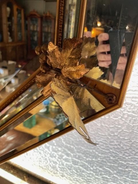 八角形の金色装飾壁掛け鏡