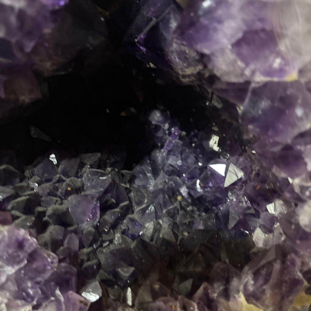 アメジスト結晶の置物 木製台座付き