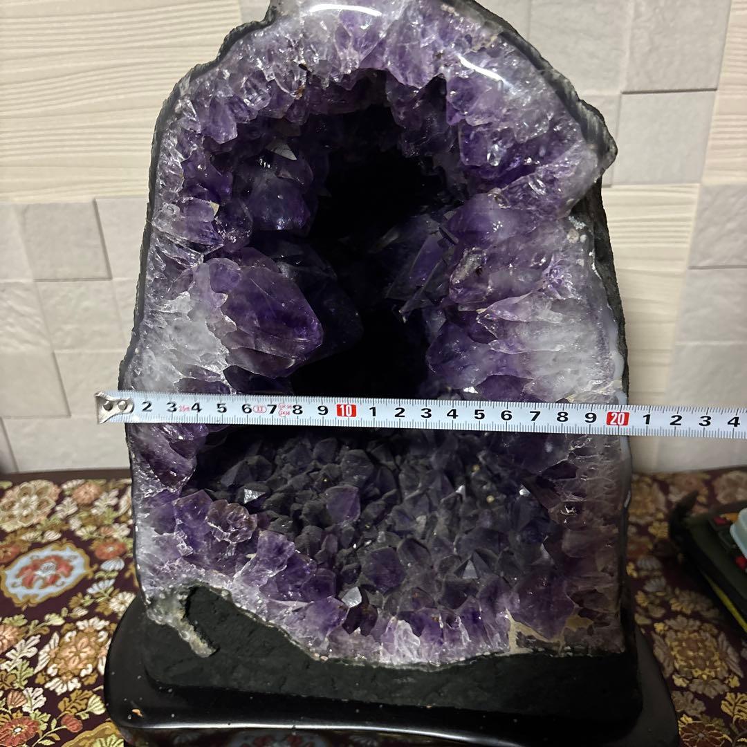 アメジスト結晶の置物 木製台座付き