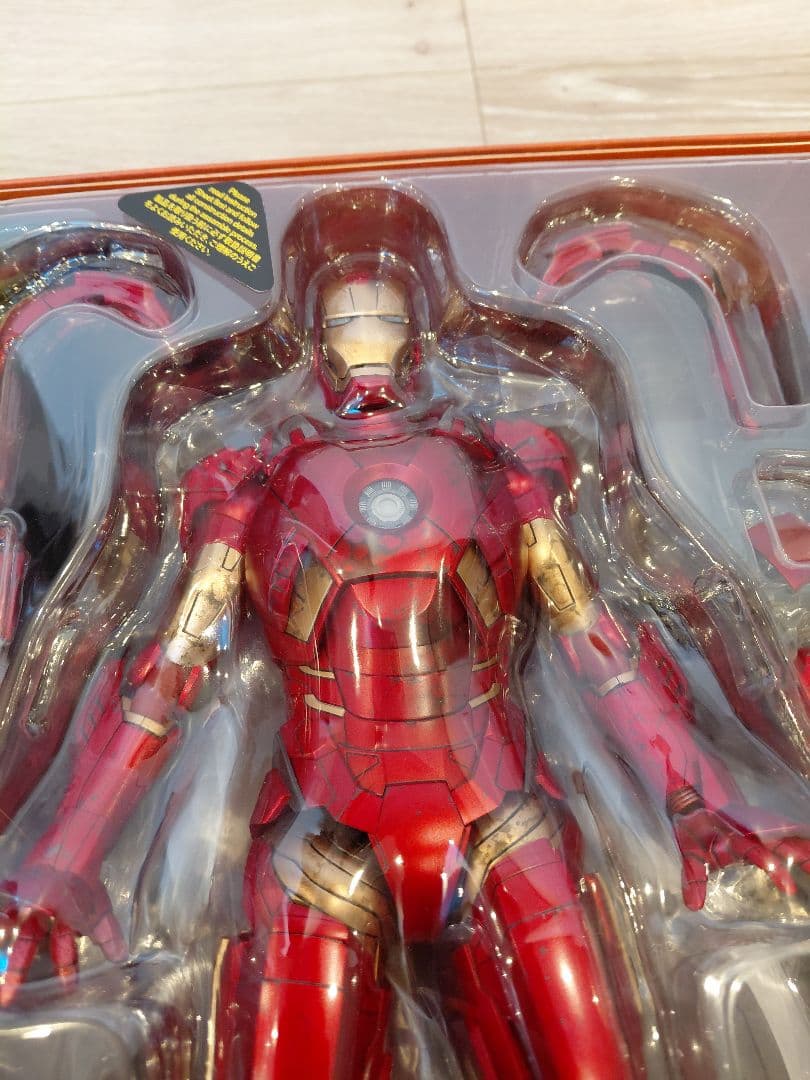 ペッパー・ポッツ＆マーク９ ホットトイズ アイアンマン３ 1/6フィギュア