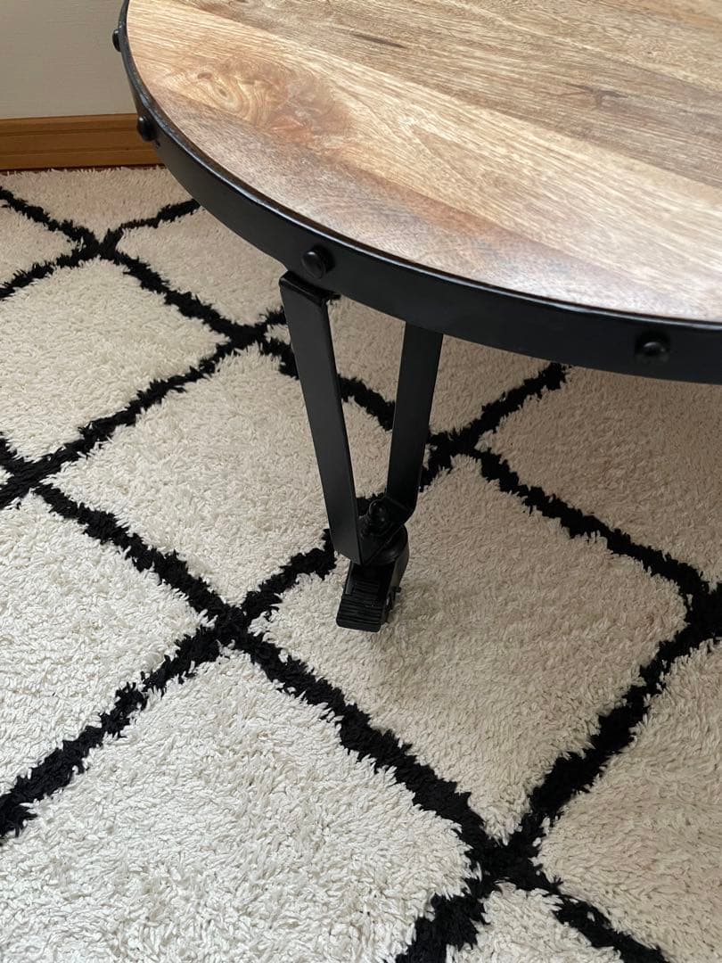 ニコアンド　キャスター付きテーブル