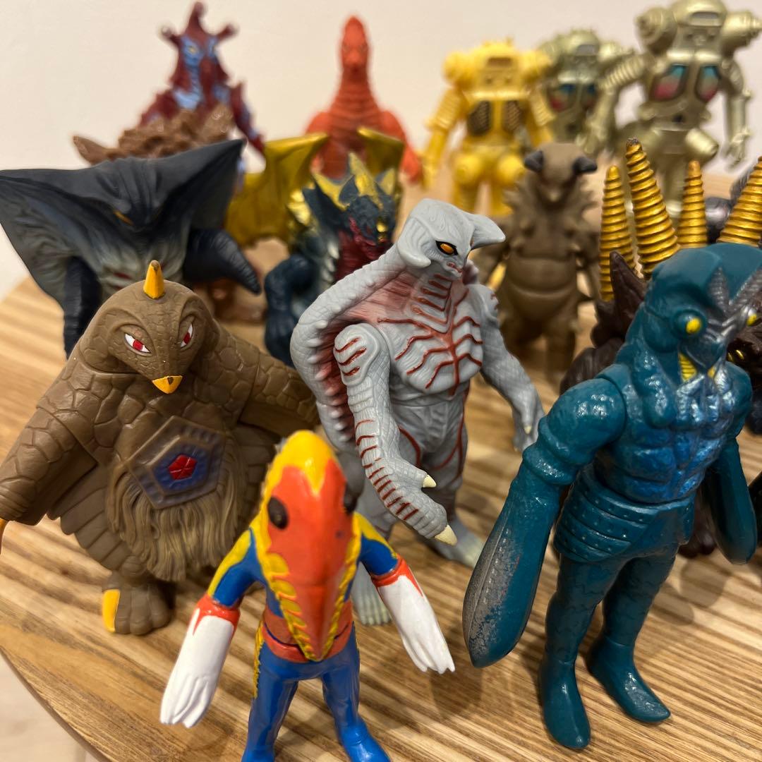 ウルトラ怪獣 ソフビ まとめ売り - メルカリ