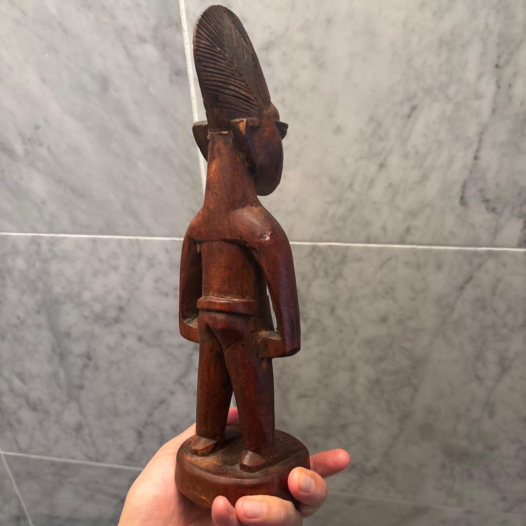 ナイジェリアアンティーク　大きな瞳や頭のフォルム美しく芸術的な特大の一刀彫の彫刻