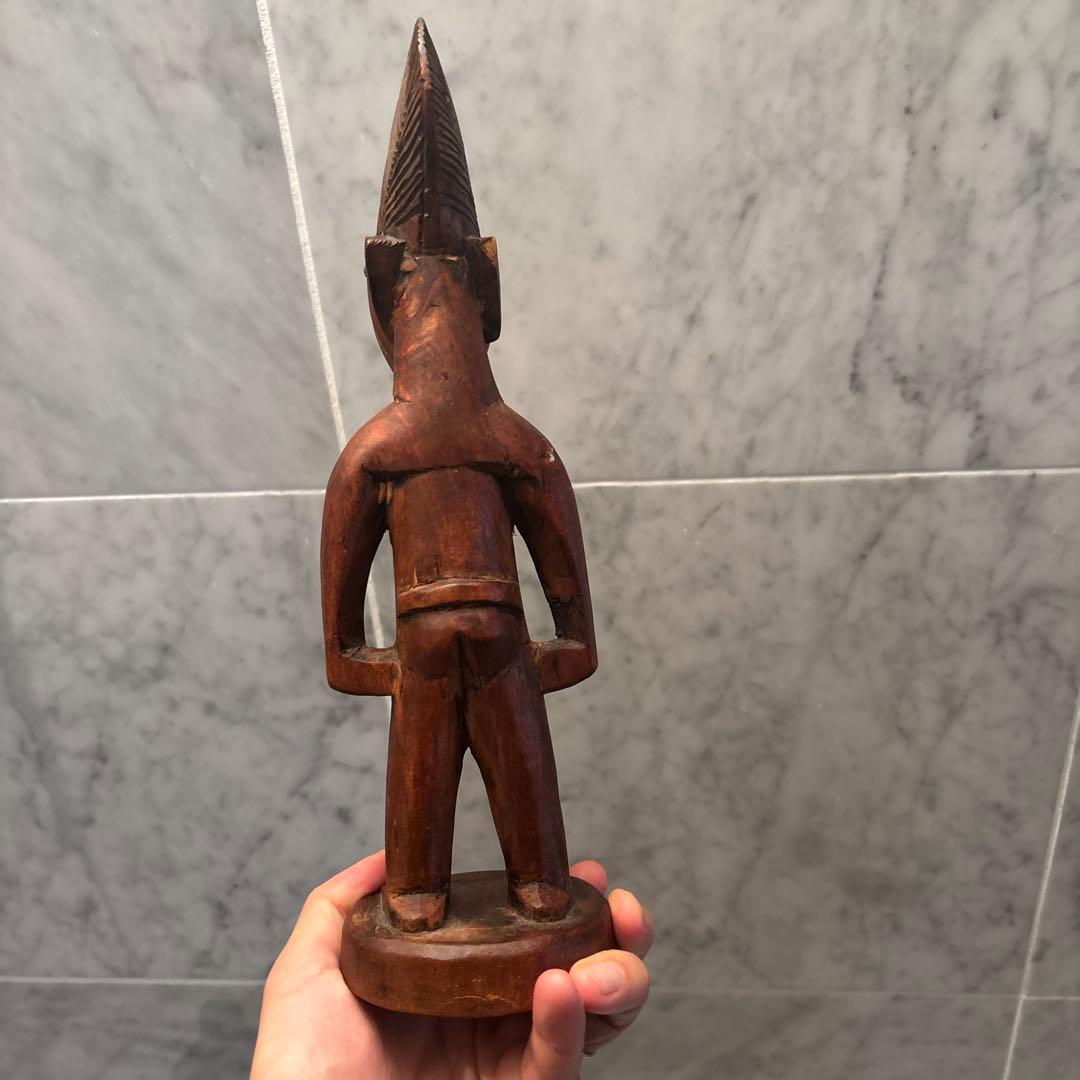 ナイジェリアアンティーク　大きな瞳や頭のフォルム美しく芸術的な特大の一刀彫の彫刻