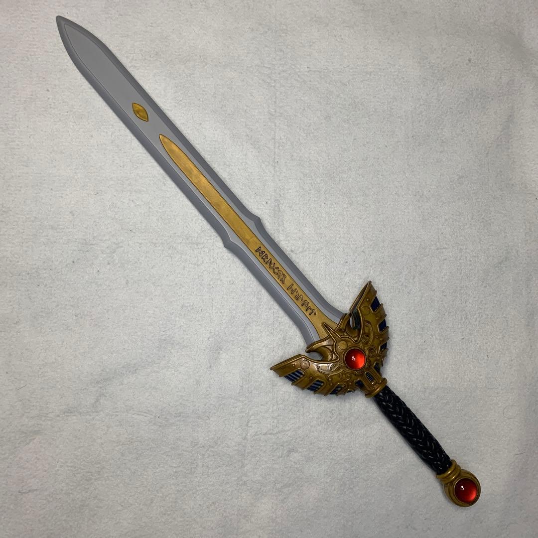 ドラゴンクエスト ロトの剣、ロトの盾、天空の剣 3点セット - メルカリ