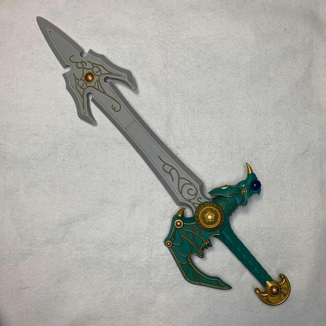 ドラゴンクエスト ロトの剣、ロトの盾、天空の剣 3点セット - メルカリ