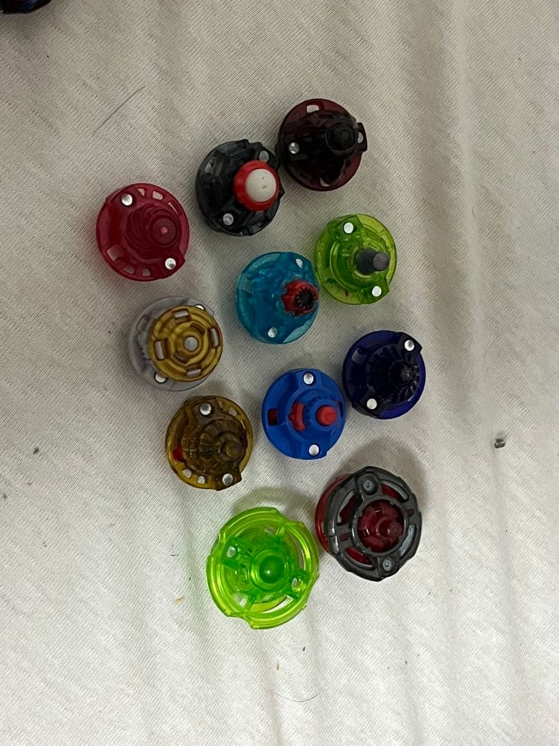 ベイブレードバースト まとめ売り 69個 - メルカリ