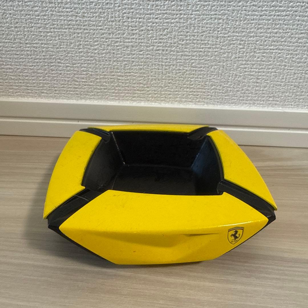 フェラーリ 置き型灰皿 イエロー