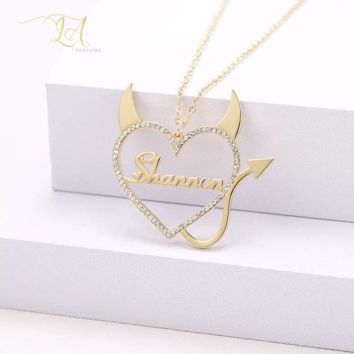 名前入り♡ハートデビル✨キラキララインストーン✨イニシャル⭐︎ゴージャス 手作り