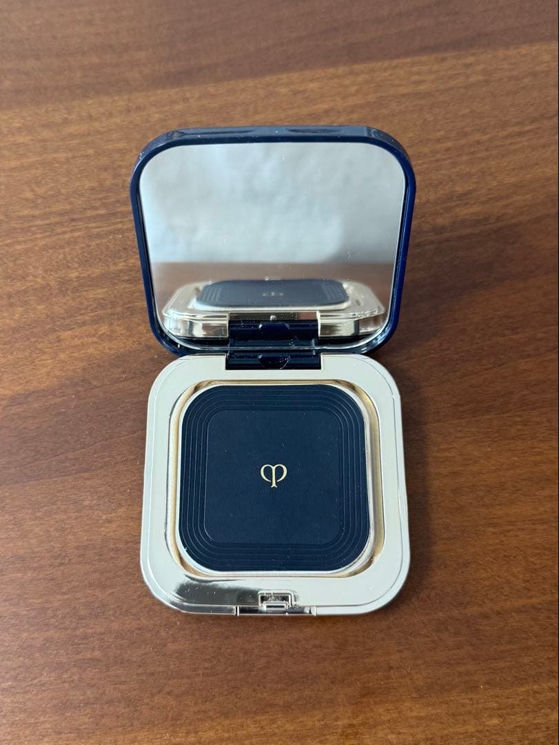 クレドポーボーテ プードルコンパクトエサンシエルn パンソー付き