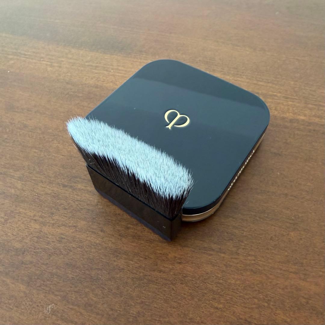 クレドポーボーテ プードルコンパクトエサンシエルn パンソー付き