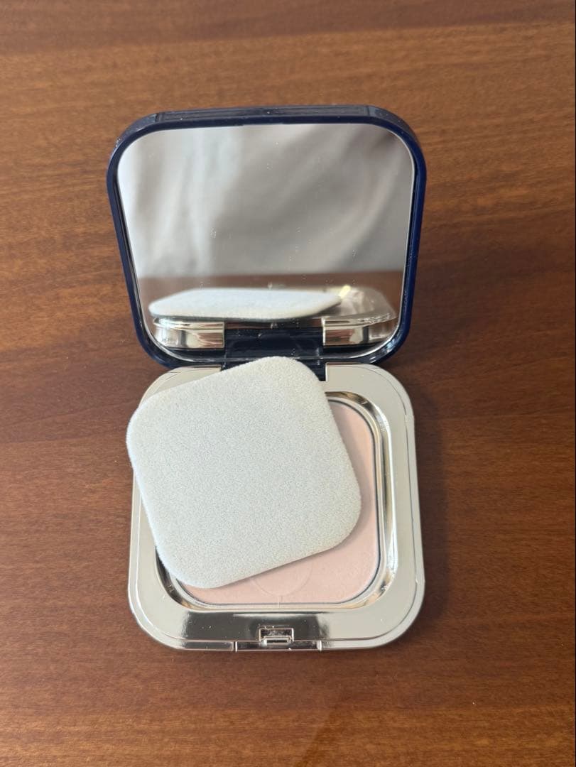 クレドポーボーテ プードルコンパクトエサンシエルn パンソー付き