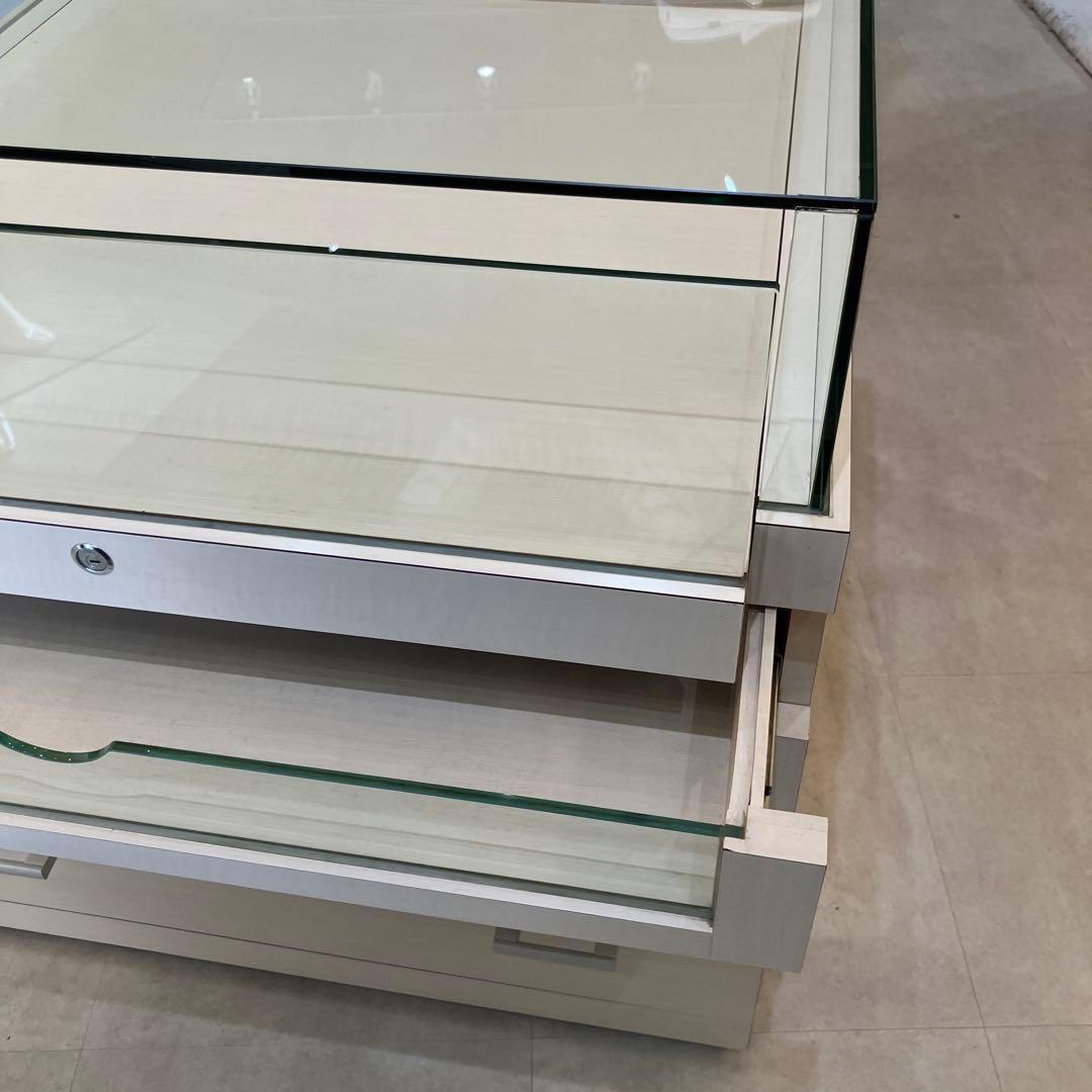 薄い木目色のガラスケース 引き出し付き