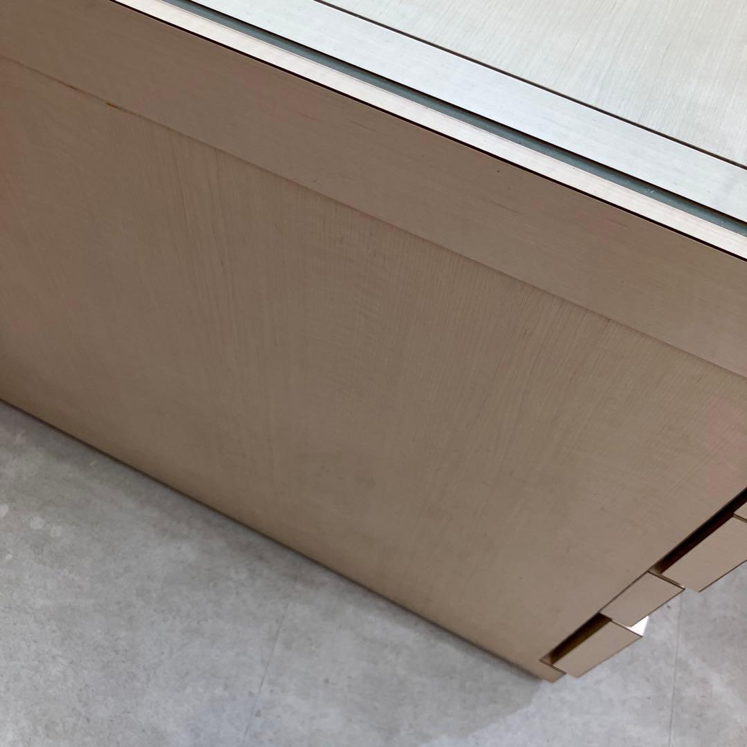 薄い木目色のガラスケース 引き出し付き