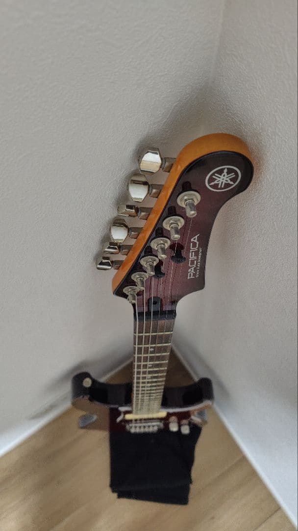 Yamaha PACIFICA 611 エレキギター