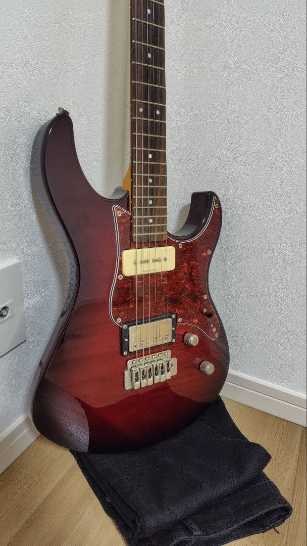 Yamaha PACIFICA 611 エレキギター