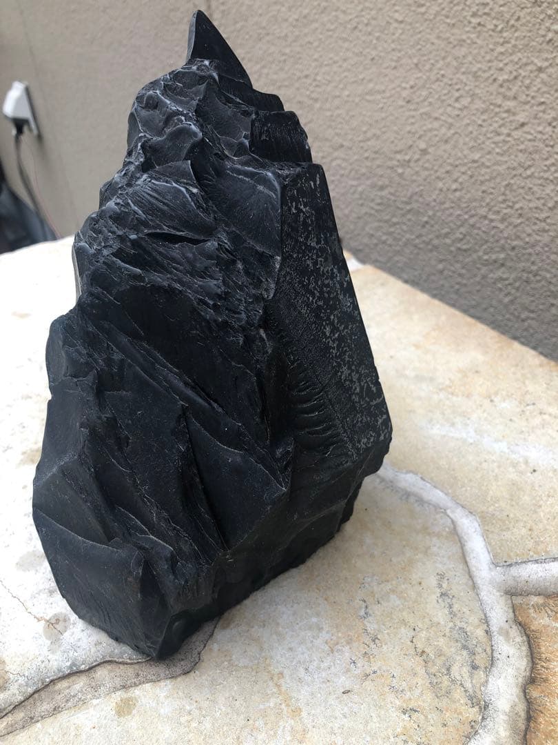 水石　鑑賞石　自然石　黒石