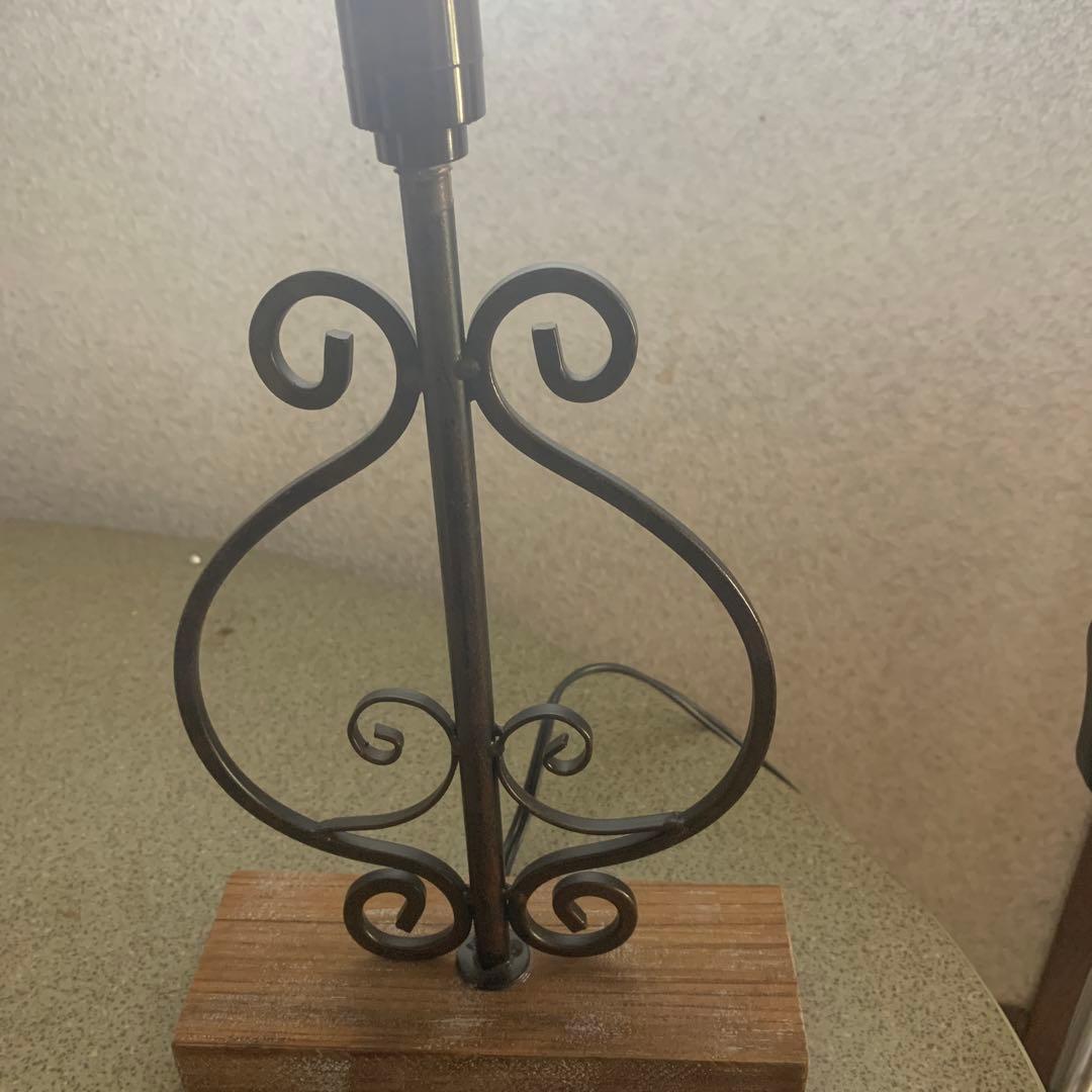 アンティーク　木に電気スタンド