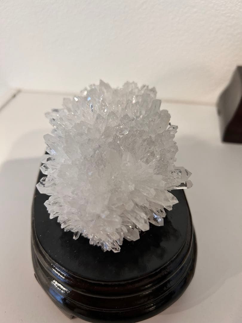【最終値下げ】高品質✨中国貴州省産　菊花水晶クラスター　木製台座付き