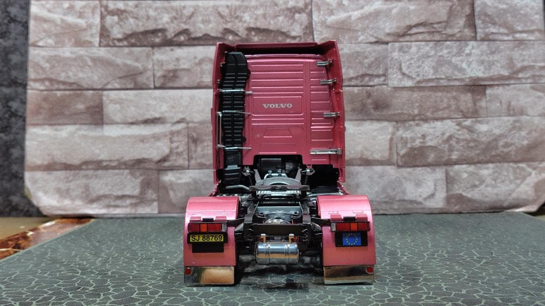 イタレリ デコトラ ボルボ FH-16 トレーラーヘッド 完成品 - メルカリ