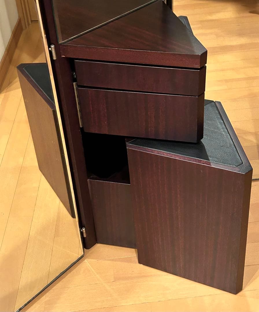 ❶Cassinaイタリア製貴賓ある姿見3面ドレッサー‼️大特価