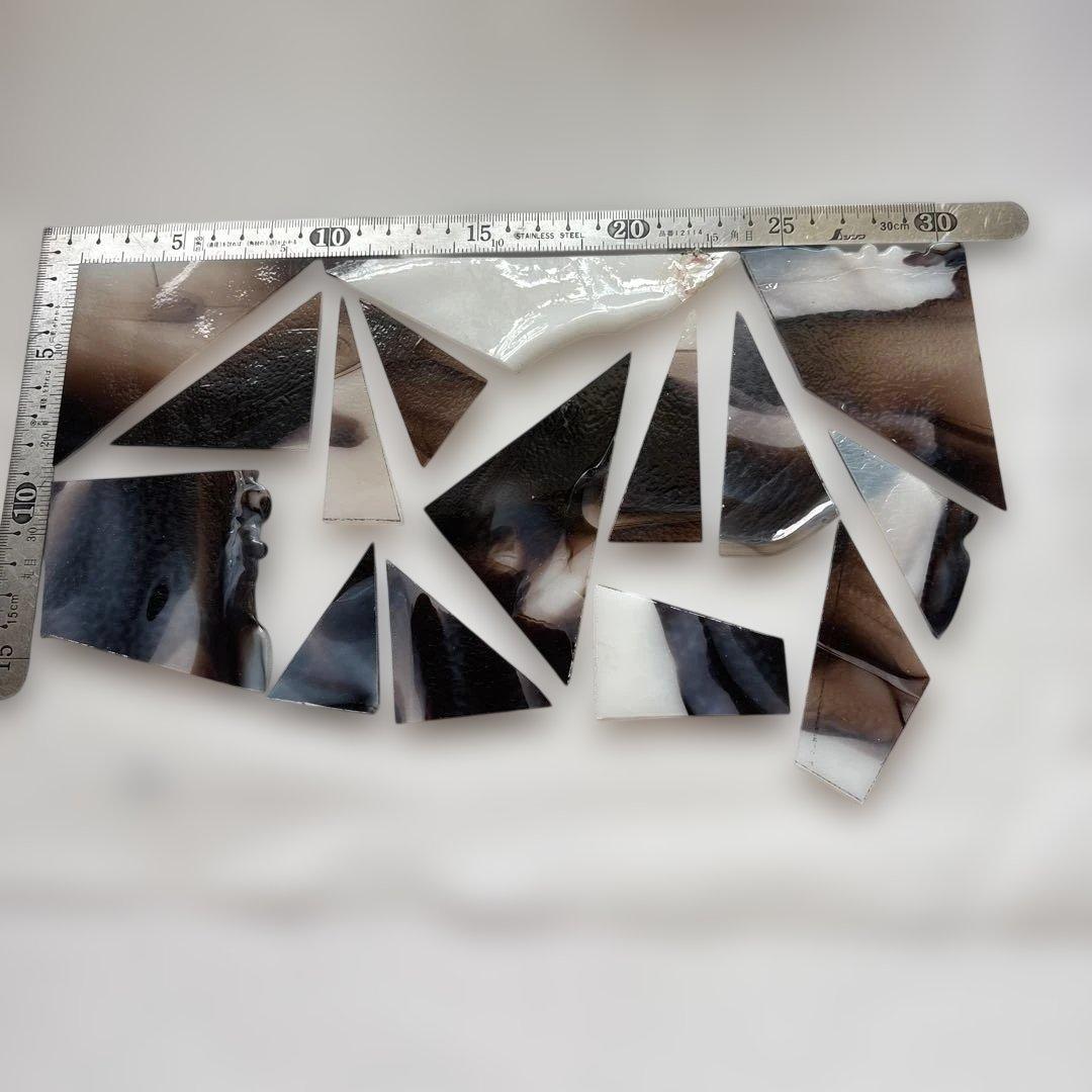 ステンドグラスガラス白黒端材 - メルカリ