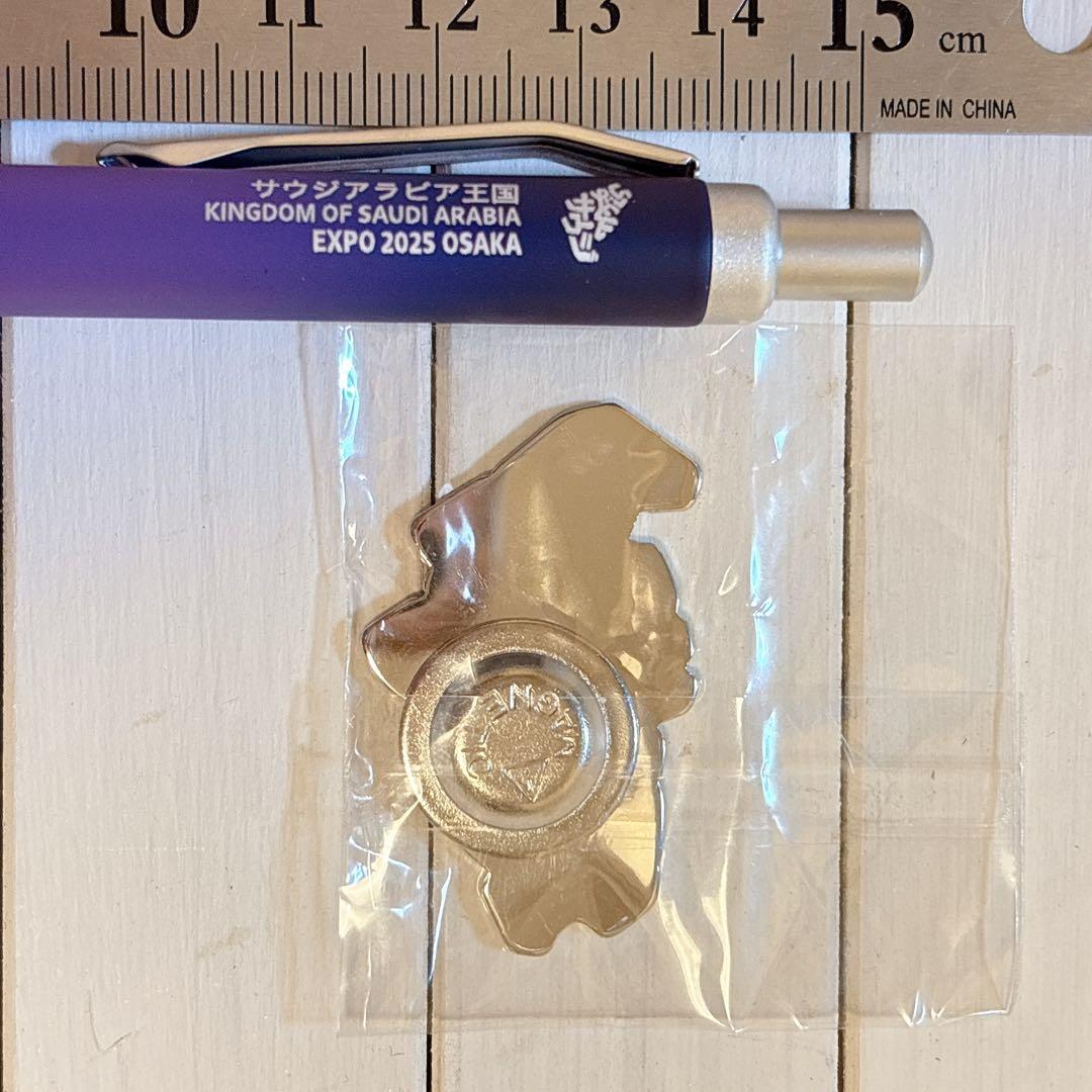 万博 サウジアラビア館 ピンバッジ＆ボールペン セット - メルカリ
