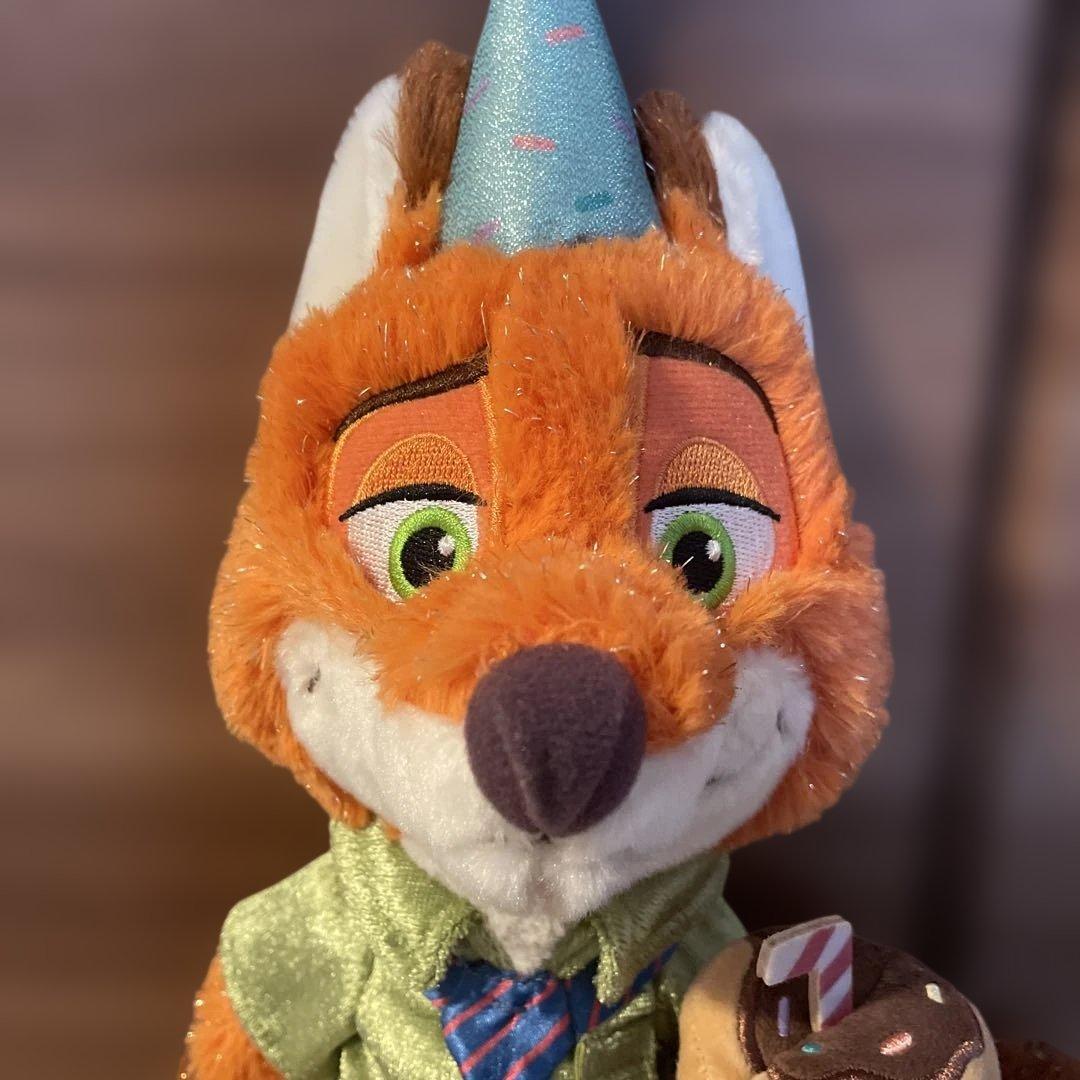 ディズニーストア ズートピア ニック ぬいぐるみ10周年 お顔服襟元