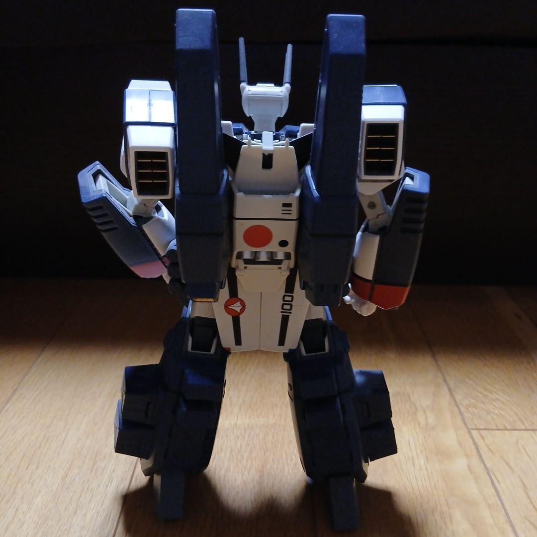 VF-1 可動フィギュア 01　マクロス