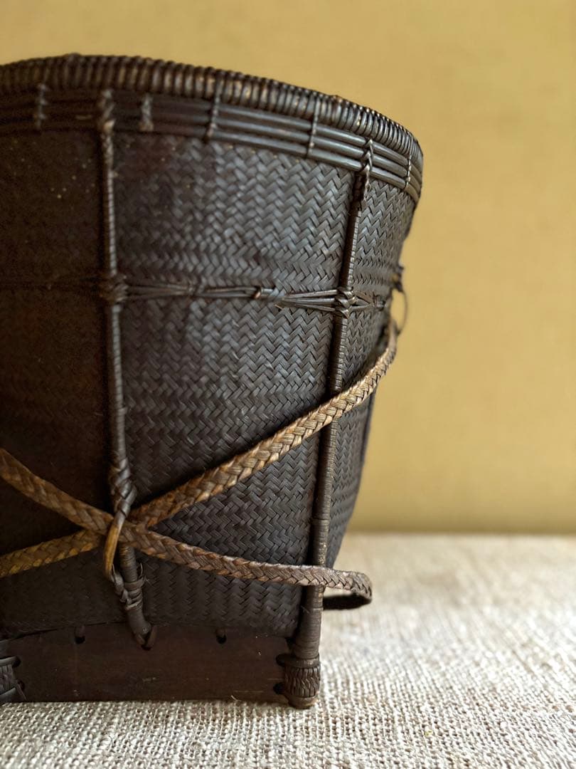 ラオス山岳民族の収穫収納籠 【希少な手編み竹籠】生活道具 古道具 伝統工芸品