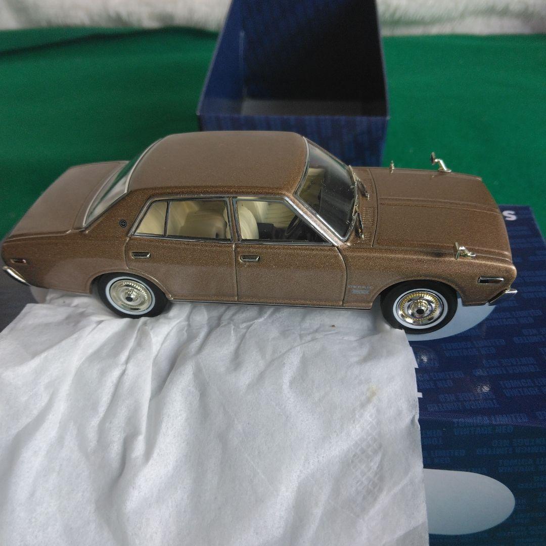 DISM 日産グロリア 2000 トミカリミテッド セドリック2000 1/43 - メルカリ