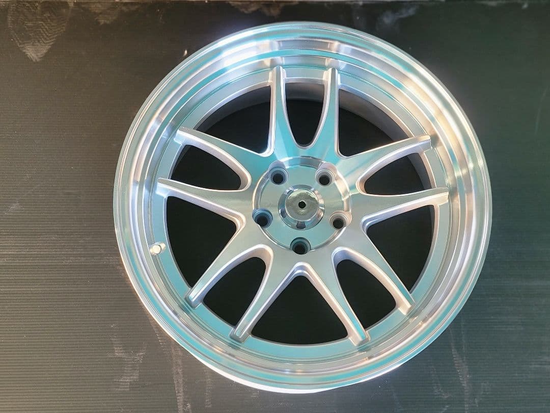 18インチ　新品ホイール　18x9J2本、18x10J2本　4本セット