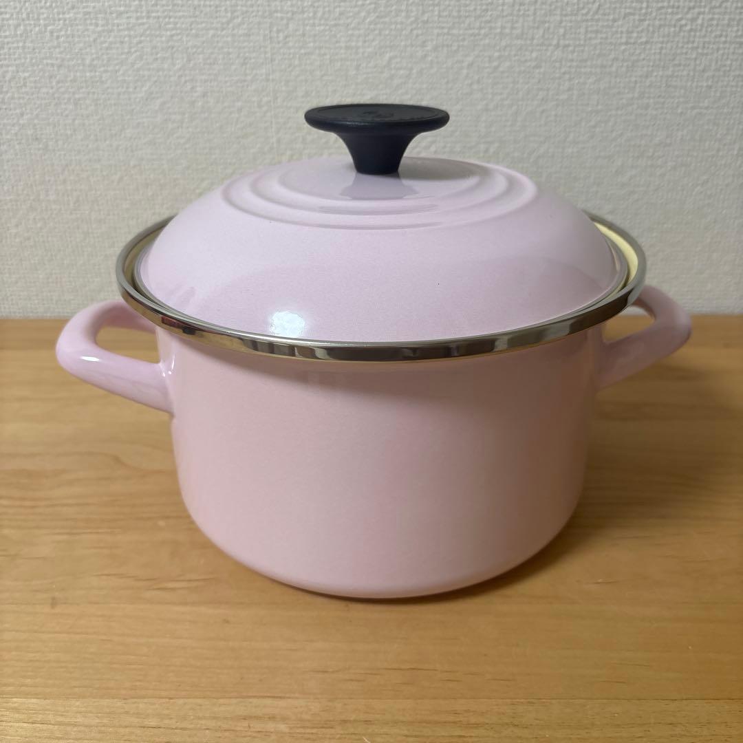 ル・クルーゼ　キャセロール　両手鍋　ピンク　18センチ
