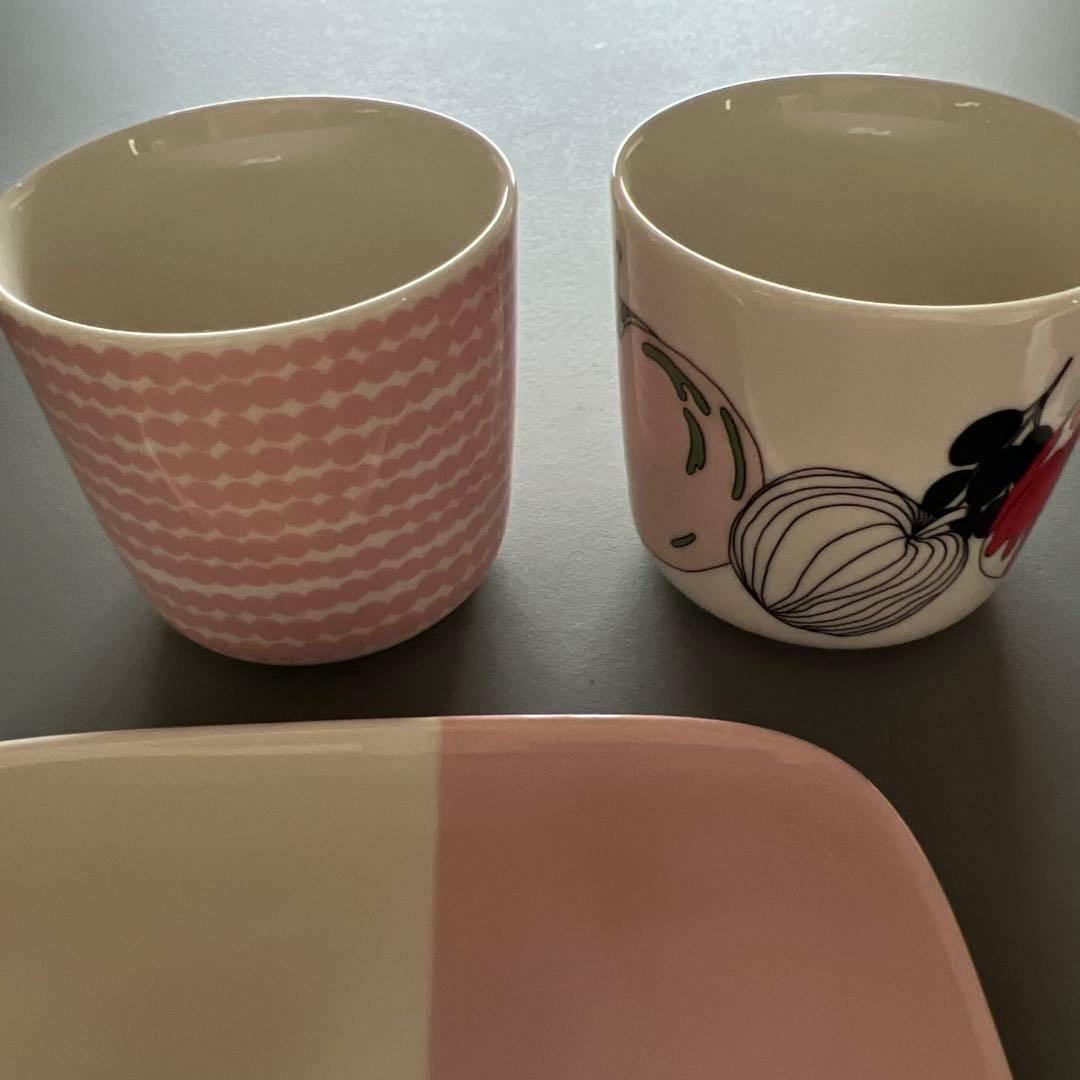 マリメッコ　プレート　カップ　ピング系