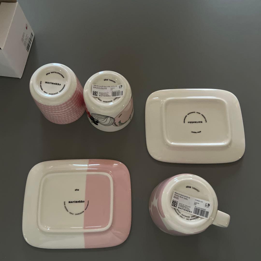 マリメッコ　プレート　カップ　ピング系