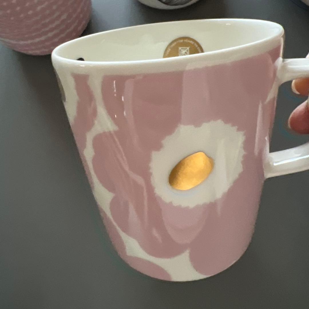 マリメッコ　プレート　カップ　ピング系