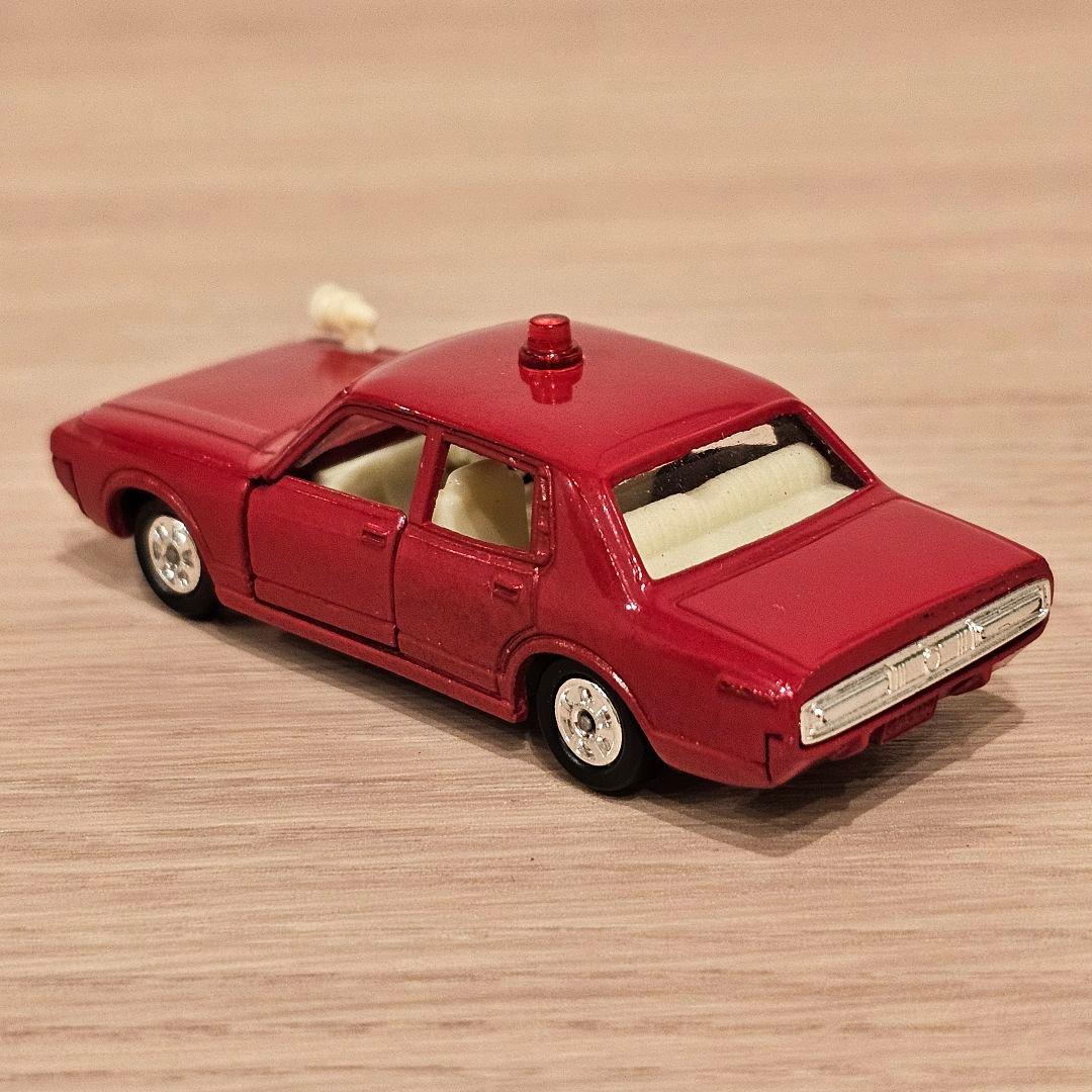 【トミカ】No.27 トヨタ ニュー クラウン ファイアチーフカー シール未貼付